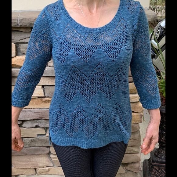 Pink Republic beautiful dark blue crocheted sweater, round neck, Large - Picture 2 of 6